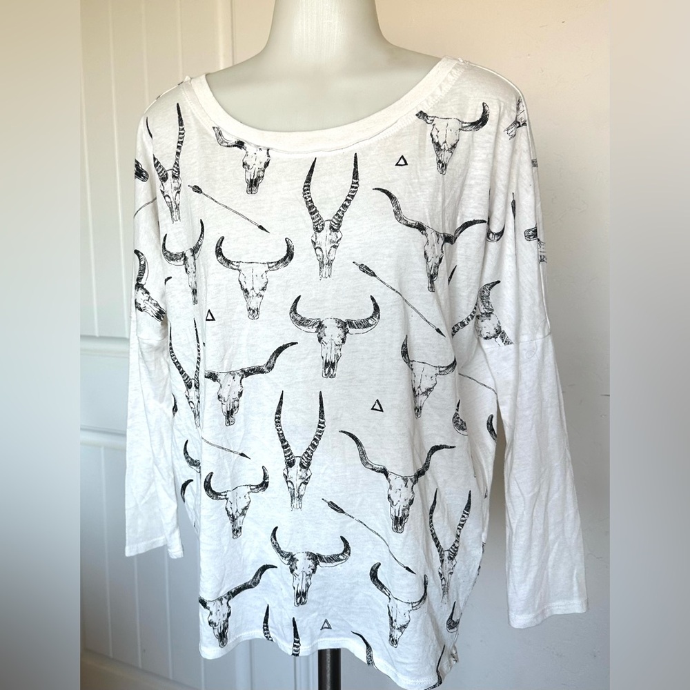 Cha sor White Bull Skull Print Long Sleeve Top